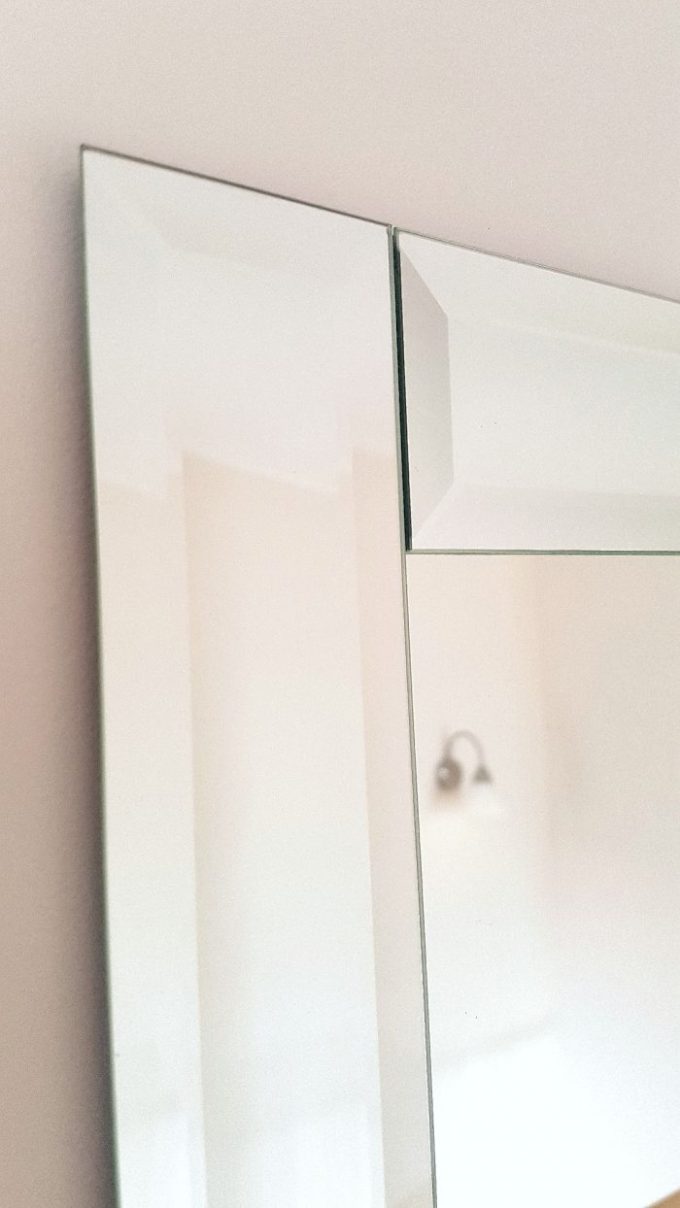 veidrodis su veidrodiniu remu