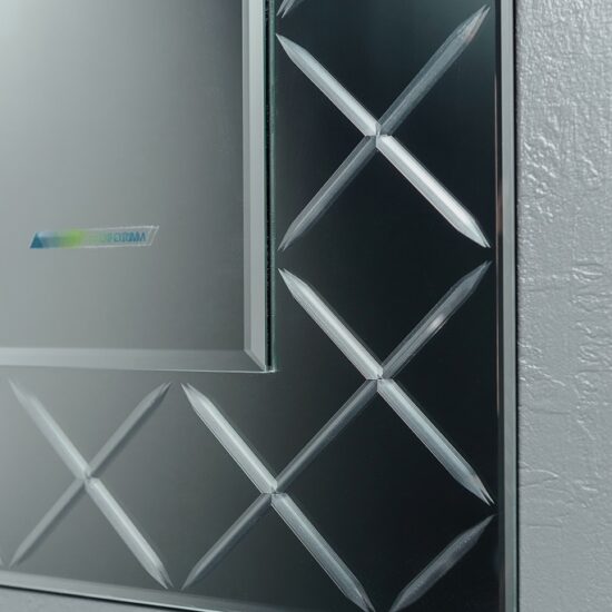 VEIDRODIS SU GRAVIRUOTU RĖMU