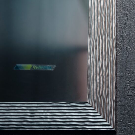 MODERNUS VEIDRODIS SU RĖMU