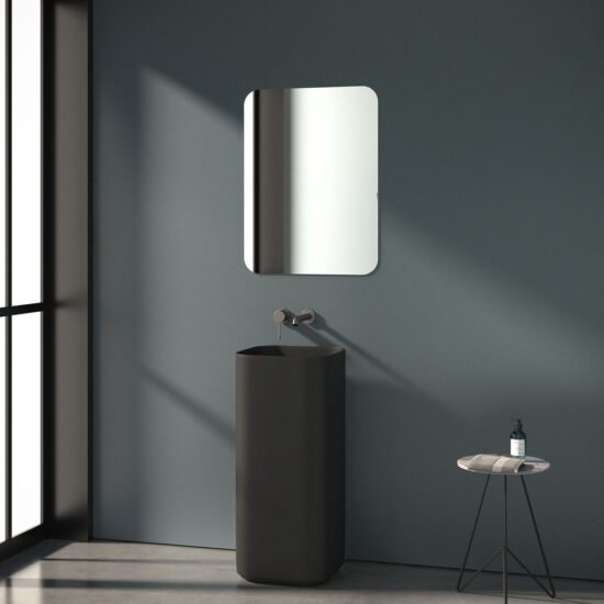 Veidrodis uzapvalintais kampais