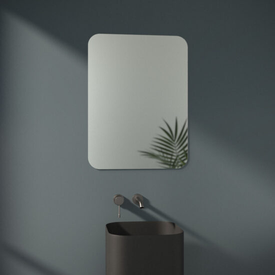 Veidrodis uzapvalintais kampais