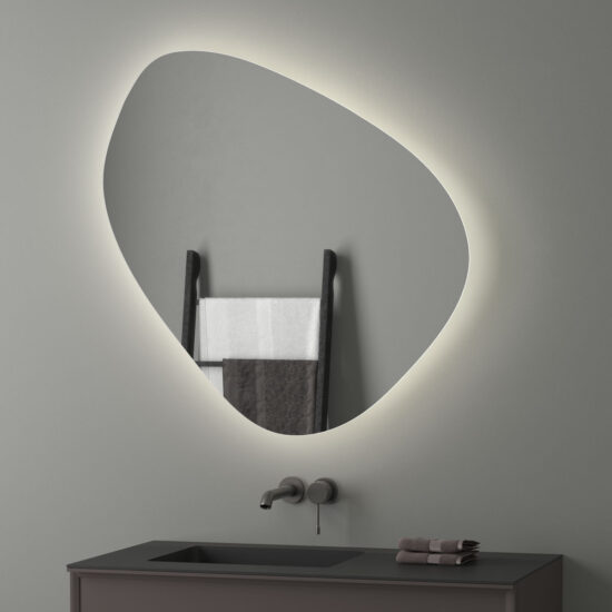 Irregularly shaped mirror