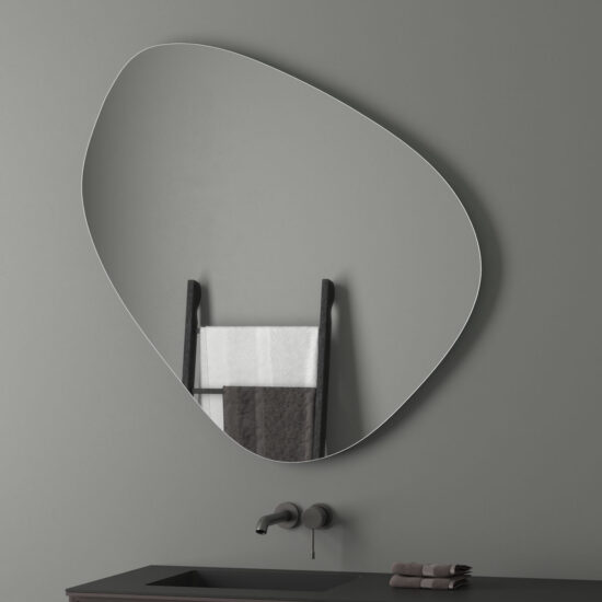 Netaisyklingos formos veidrodis su led