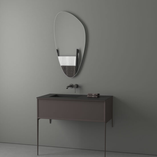 Netaisyklingos formos veidrodis 50×100 cm