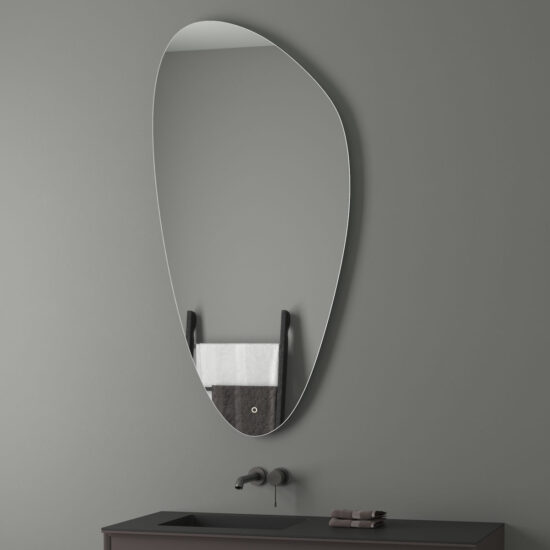 Netaisyklingos formos veidrodis su apsvietimu