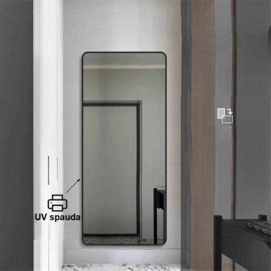 Veidrodis uzapvalintais kampais su juodu remeliu 60x160 cm