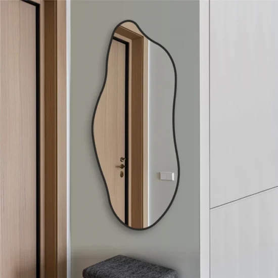 Netaisyklingos formos veidrodis su juodu rėmeliu  62x150 cm