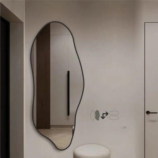 Netaisyklingos formos veidrodis su juodu rėmeliu  62x150 cm
