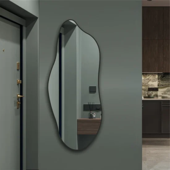 Netaisyklingos formos veidrodis su juodu rėmeliu  62x150 cm