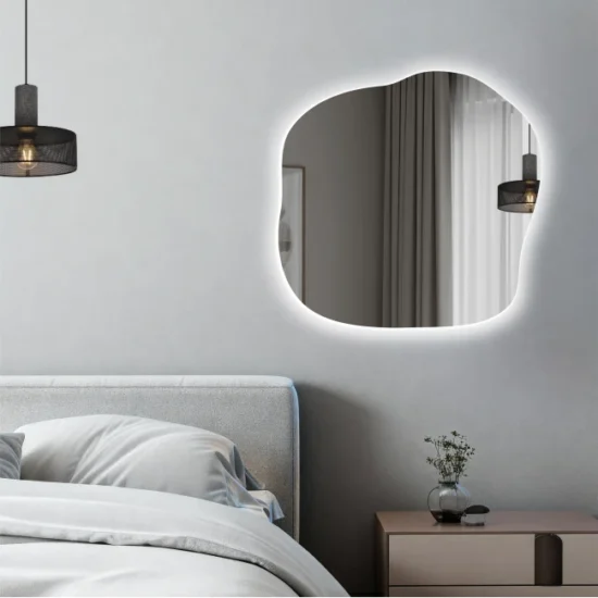 Netaisyklingos formos veidrodis su apšvietimu 70x70 cm, Capri 7070