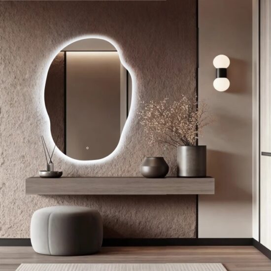 Netaisyklingos formos veidrodis su apsvietimu 97x70