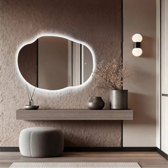 Netaisyklingos formos veidrodis su apsvietimu 97x70